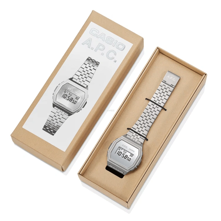 Casio,VINTAGE 39.60x38mm,39.60x38mm,Stainless Steel,Silver,Quartz,Chronograph,Date,Day,Hour Strike,Hardlex,Square,A1000ACD,A1000ACD-7
