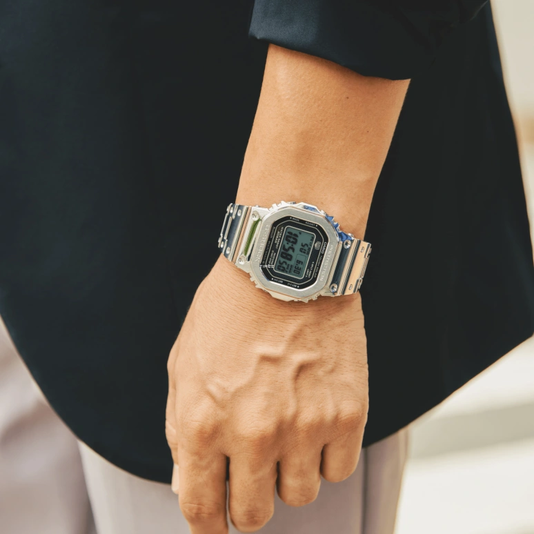 Casio,G-SHOCK 49.30x43.20mm,49.30x43.20mm,Stainless Steel,Black,Quartz,Countdown,Chronograph,Perpetual Calendar,Month,Square,Silver,GMW,GMW-B5000D-1