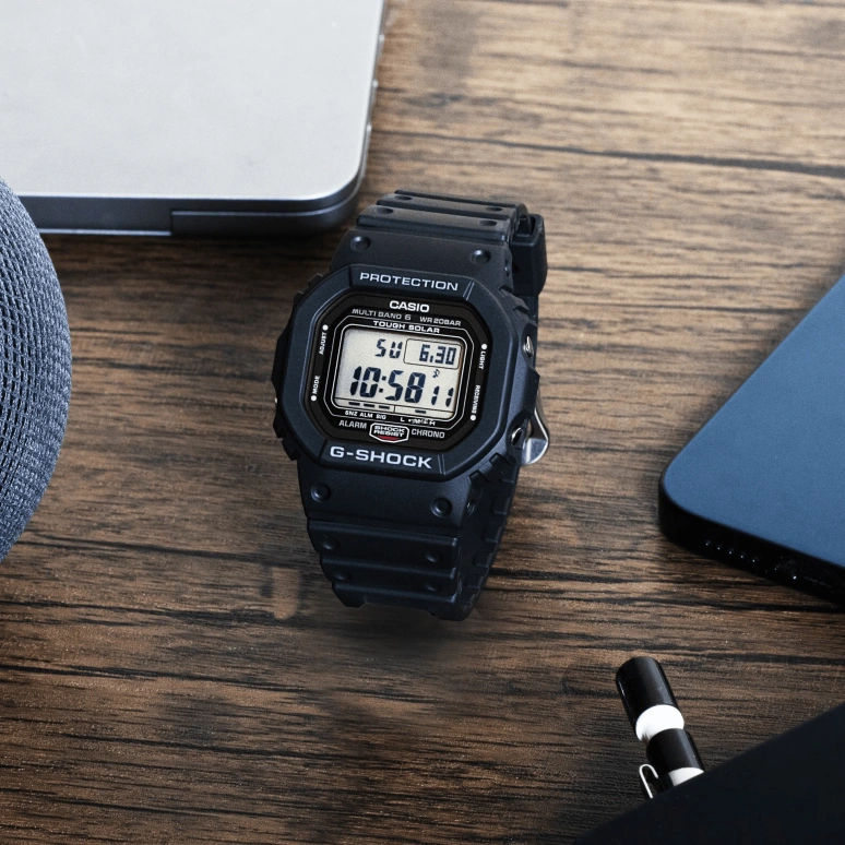 Casio,5600 48.90x42.80mm,48.90x42.80mm,Stainless Steel,Black,Grey,Quartz,Countdown,Chronograph,Month,Date,Hardlex,Square,GW5000U,GW5000U-1