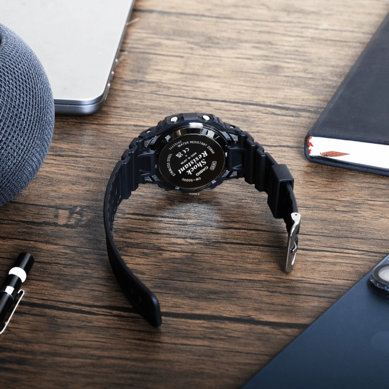 Casio,5600 48.90x42.80mm,48.90x42.80mm,Stainless Steel,Black,Grey,Quartz,Countdown,Chronograph,Month,Date,Hardlex,Square,GW5000U,GW5000U-1