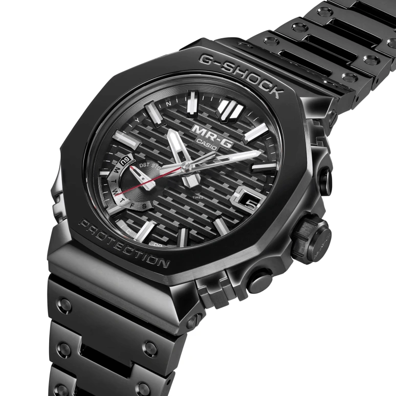 Casio,MR-G 49.50x44.40mm,49.50x44.40mm,Titanium,Cobalt Alloy,Black,Quartz,Date,Day,Retrograde,Anti-magnetic,Sapphire,Crystal Glass,Octagon,MRGB2100B,MRGB2100B-1A