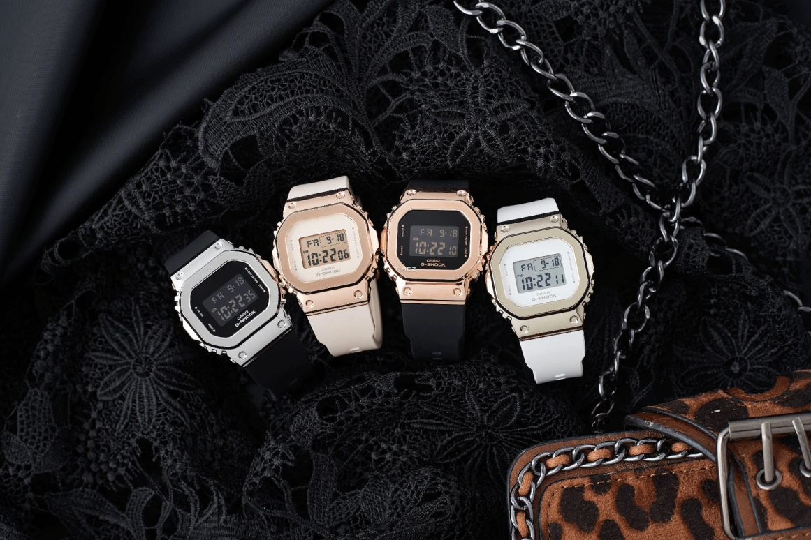 Casio,G-SHOCK 43.80x38.40mm,43.80x38.40mm,Resin,Stainless Steel,Cream,Quartz,Countdown,Chronograph,Perpetual Calendar,Month,Glass,Square,GM,GM-S5600PG-4