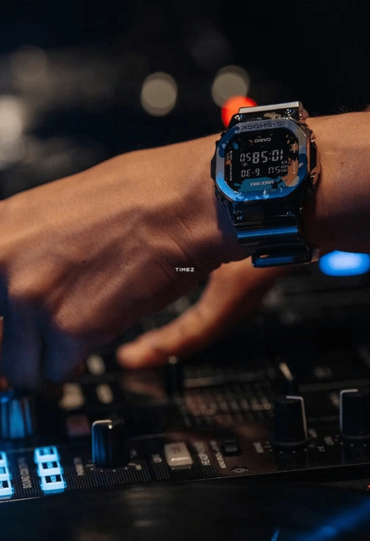 Casio,G-SHOCK 49.60x43.20mm,49.60x43.20mm,Resin,Stainless Steel,Multi-Color,Quartz,Countdown,Chronograph,Month,Date,Hardlex,Square,GM5600SS,GM5600SS-1