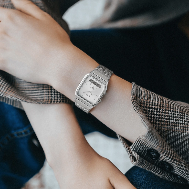 Casio,VINTAGE 38.80x29.80mm,38.80x29.80mm,Resin,Silver,Quartz,Chronograph,Month,Date,Day,Plexi,Glass,Square,AQ230EM,AQ230EM-7A