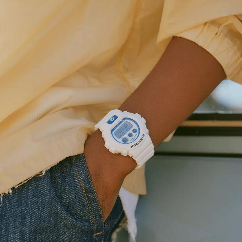 Casio,G-Shock 6900 53.20x50mm,53.20x50mm,Resin,White,Quartz,Countdown,Chronograph,Month,Date,Hardlex,Round,DW6900HDS,DW6900HDS-7