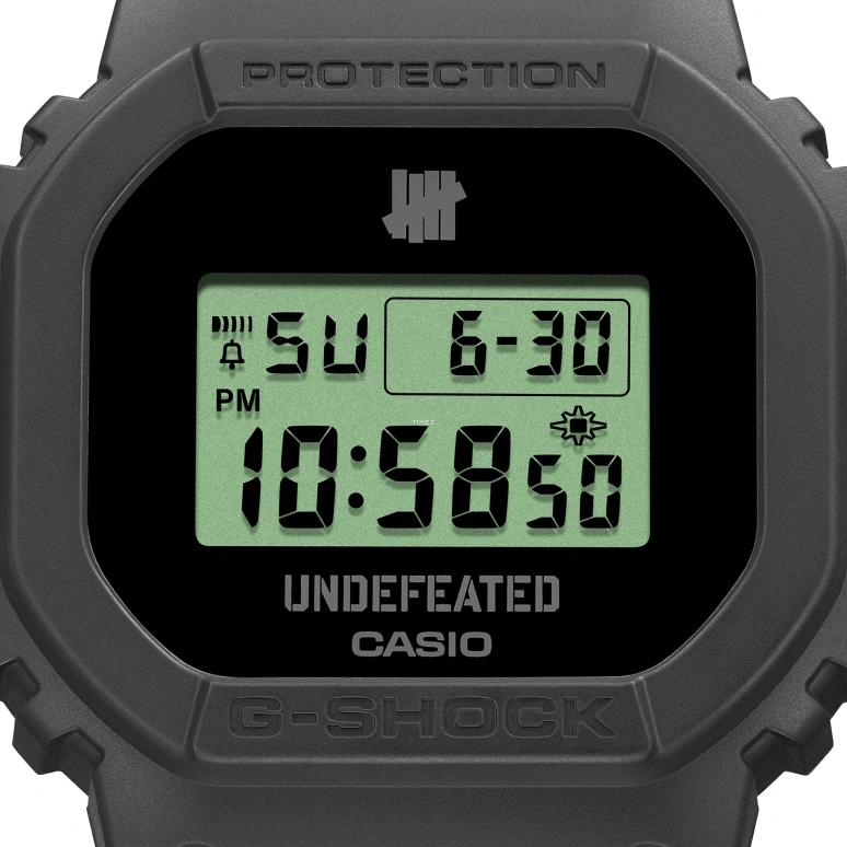 Casio,5600 48.90x43.80mm,48.90x43.80mm,Bio-sourced,Resin,Carbon,Black,Green,Quartz,Countdown,Chronograph,Month,Date,Hardlex,Square,DWE5600UD,DWE5600UD-1