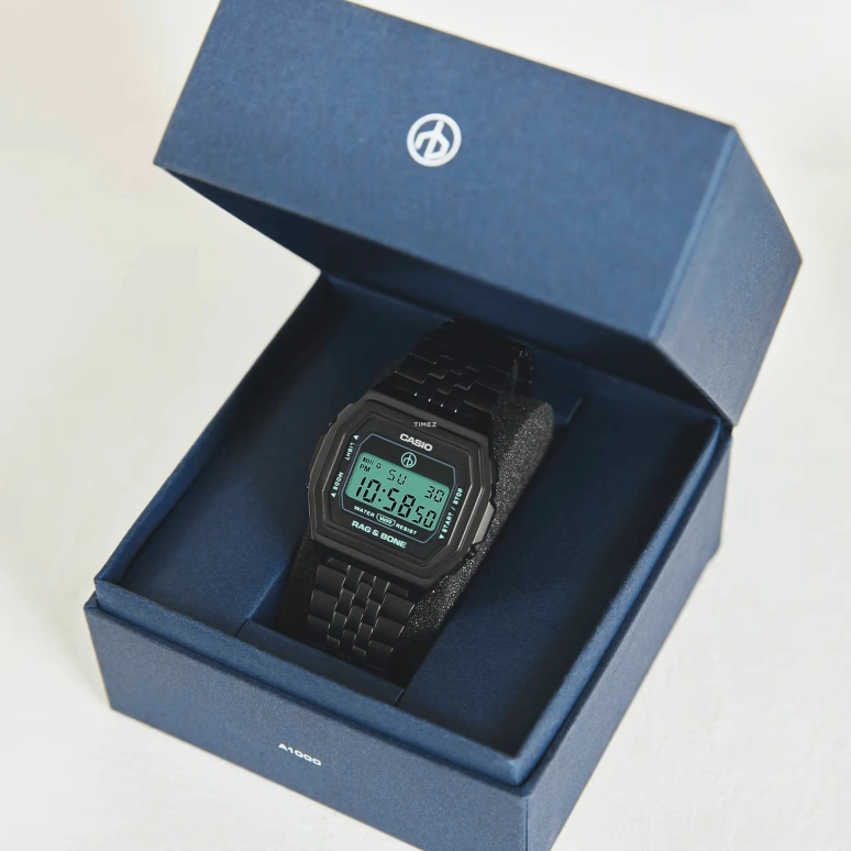 Casio,VINTAGE 39.60x38mm,39.60x38mm,Stainless Steel,Black,Quartz,Chronograph,Date,Day,Hour Strike,Sapphire,Square,A1000RCB,A1000RCB-1