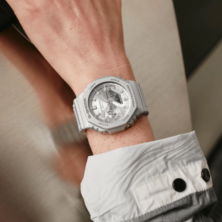 Casio,G-SHOCK 48.50x45.40mm,48.50x45.40mm,Resin,Carbon,Silver,Quartz,Countdown,Chronograph,Month,Date,Hardlex,Round,GA2100FF,GA2100FF-8A