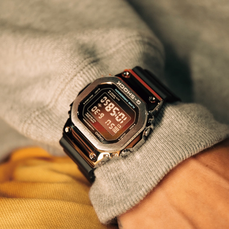Casio,G-SHOCK 49.60x43.20mm,49.60x43.20mm,Resin,Multi-Color,Quartz,Countdown,Chronograph,Month,Date,Hardlex,Square,GM5600RW,GM5600RW-1