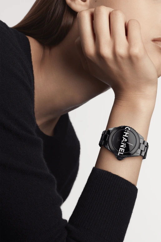 CHANEL,J12 38mm,38mm,Ceramic,White,Black,Automatic,70hours,In-house Caliber,H7418