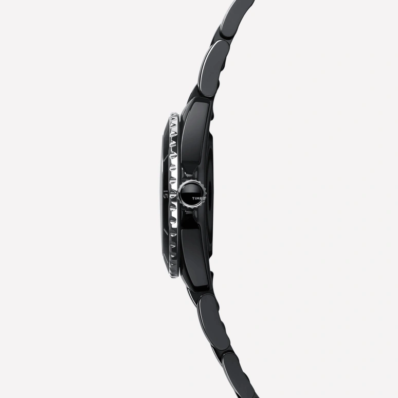 CHANEL,J12 38mm,38mm,Stainless Steel,Ceramic,Black,Automatic,70hours,In-house Caliber,H5702