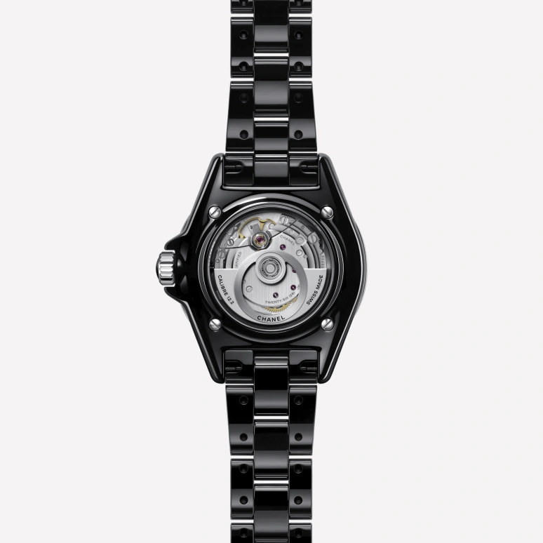 CHANEL,J12 33mm,33mm,Ceramic,White,Black,In-house Caliber,Sapphire,Crystal Glass,Round,H5696