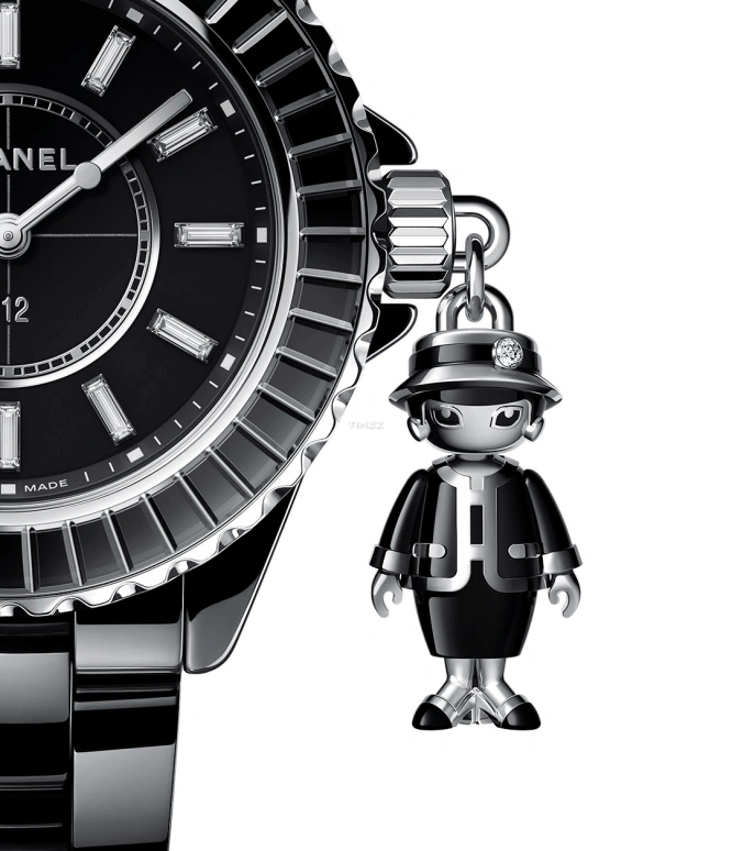 CHANEL,J12 33mm,33mm,White Gold,Ceramic,Black,Quartz,Sapphire,Crystal Glass,Round,H6479