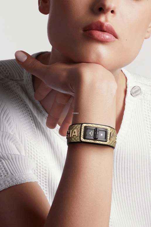 CHANEL,Code Coco 39.30x25mm,39.30x25mm,Stainless Steel,Black,Quartz,Rectangular,Gold,H7945