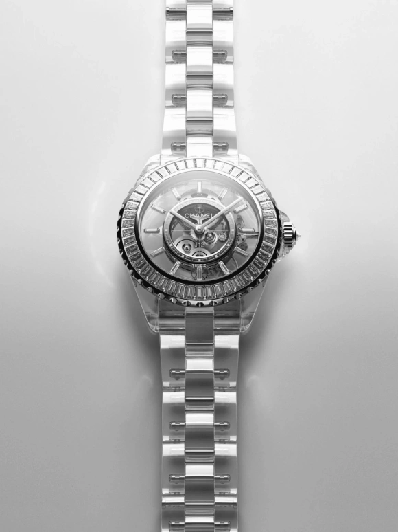 CHANEL,J12 38mm,38mm,White Gold,White,Handwound,55hours,In-house Caliber,H6249