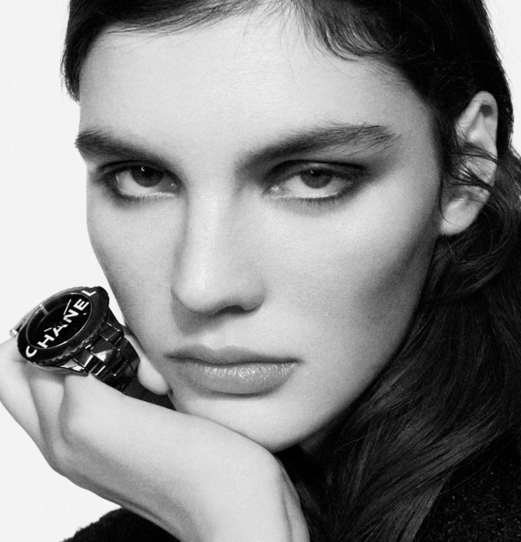 CHANEL,J12 38mm,38mm,Ceramic,White,Black,Automatic,70hours,In-house Caliber,H7418