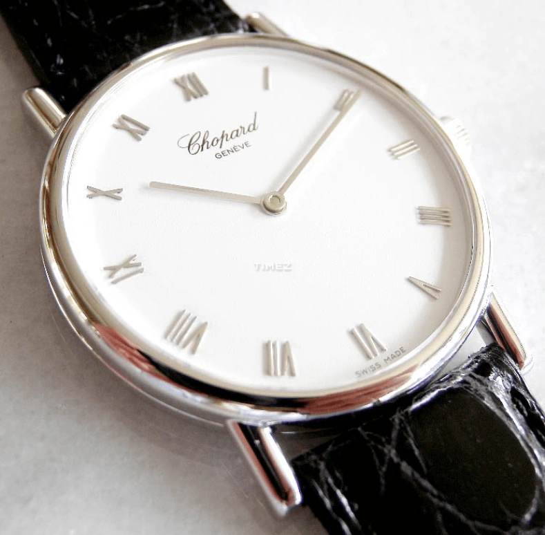 Chopard,Classic 33mm,33mm,White Gold,White,Sapphire,Crystal Glass,Round,Silver,16,16/3154