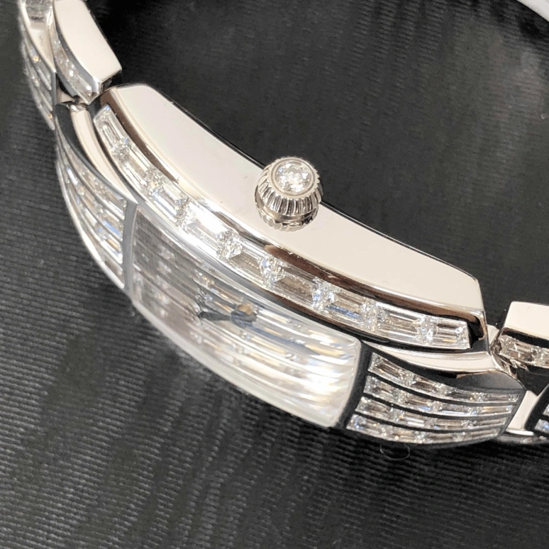 Chopard,La Strada 25.90mm,25.90mm,White Gold,Silver White,White,Automatic,Sapphire,Rectangular,419404,419404-1109