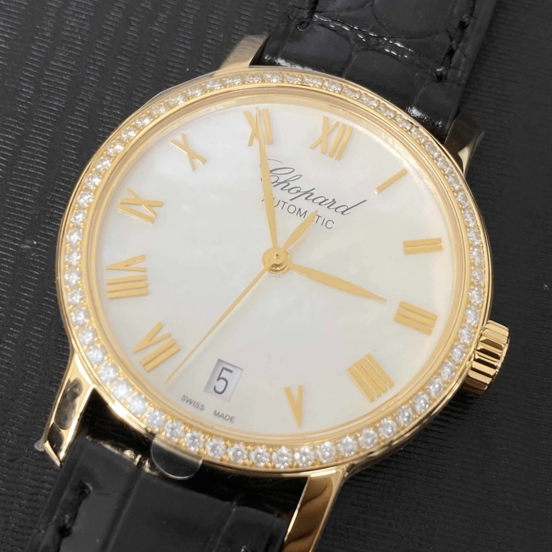 Chopard,Classic 33mm,33mm,Yellow Gold,White,Automatic,Day,Sapphire,134200,134200-0001