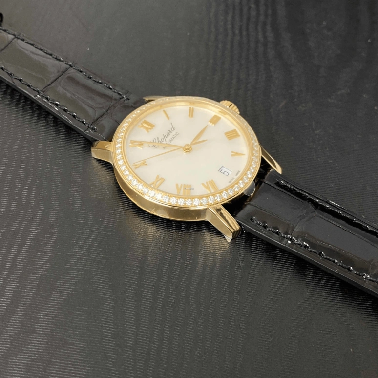 Chopard,Classic 33mm,33mm,Yellow Gold,White,Automatic,Day,Sapphire,134200,134200-0001