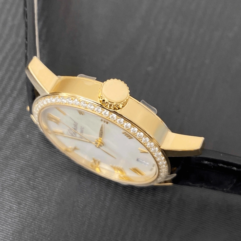 Chopard,Classic 33mm,33mm,Yellow Gold,White,Automatic,Day,Sapphire,134200,134200-0001