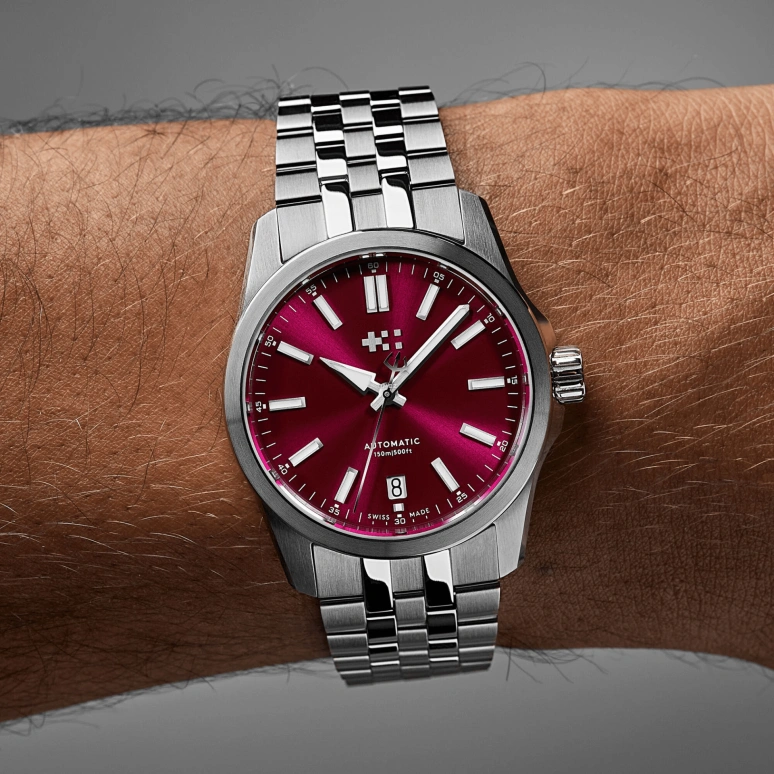 Christopher Ward,C63 36mm,36mm,Stainless Steel,Red,Automatic,Day,38hours,C63,C63-36ADA3-S00R3-B1