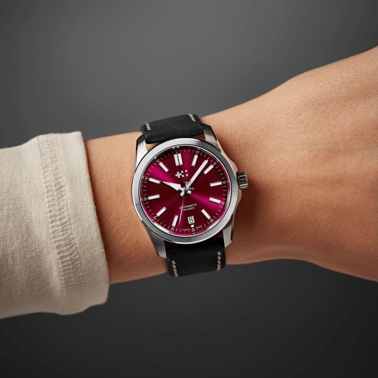 Christopher Ward,C63 36mm,36mm,Stainless Steel,Red,Automatic,Day,38hours,C63,C63-36ADA3-S00R3-VK