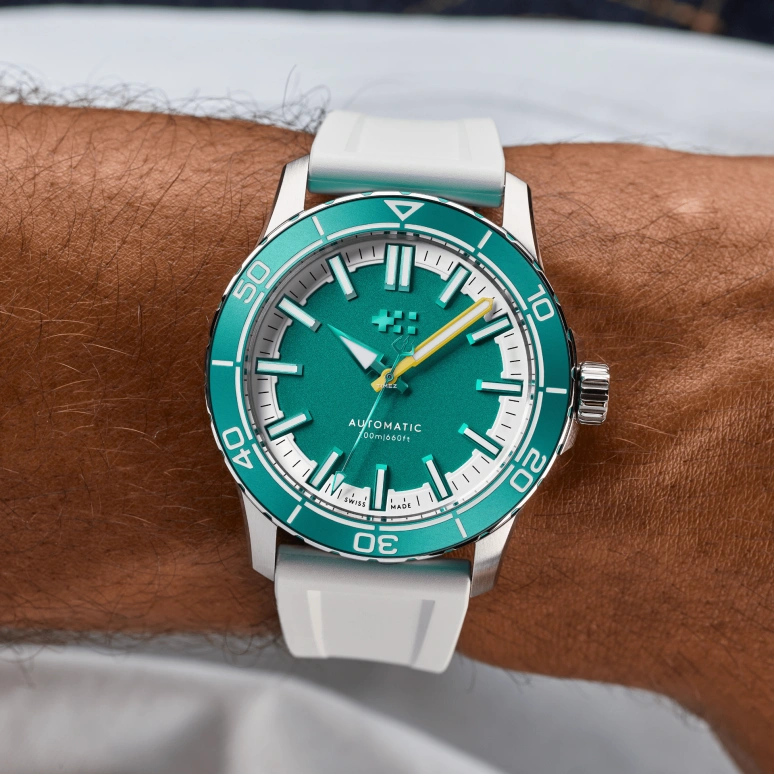 Christopher Ward,C60 44mm,44mm,Stainless Steel,Aluminium,Green,Automatic,38hours,Sapphire,Crystal Glass,C60,C60-44A3H31S0VV0-RW