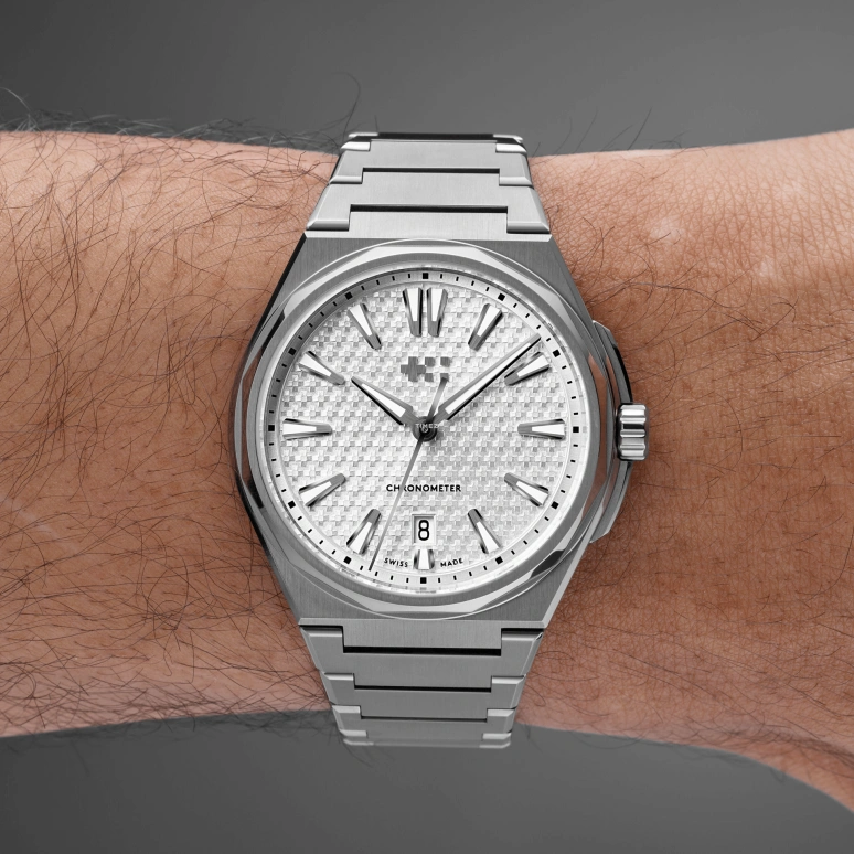 Christopher Ward,The Twelve 40mm,40mm,Titanium,White,Automatic,Day,56hours,C12,C12-40ADC2-T00W0-B0