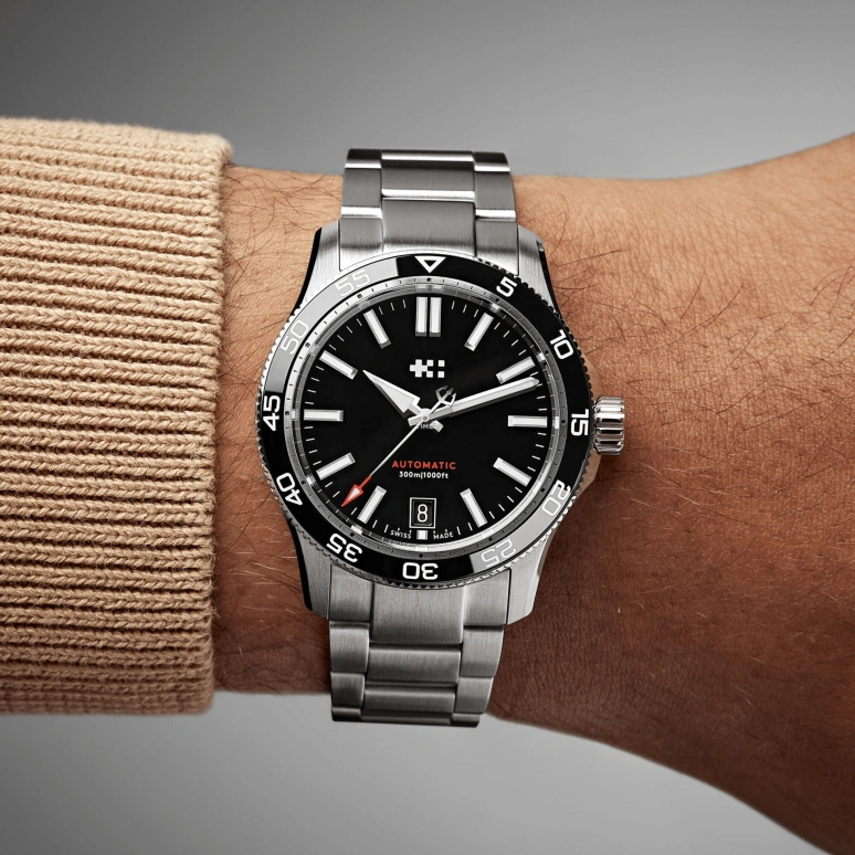 Christopher Ward,C60 38mm,38mm,Stainless Steel,Black,Automatic,Day,38hours,C60,C60-38ADA31S0KK0-B0