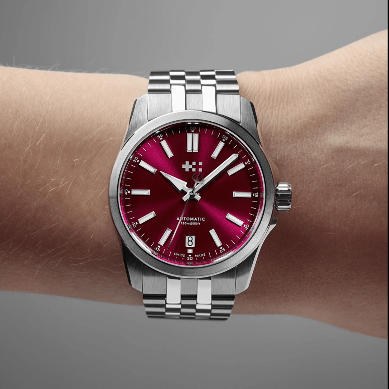 Christopher Ward,C63 36mm,36mm,Stainless Steel,Red,Automatic,Day,38hours,C63,C63-36ADA3-S00R3-B1