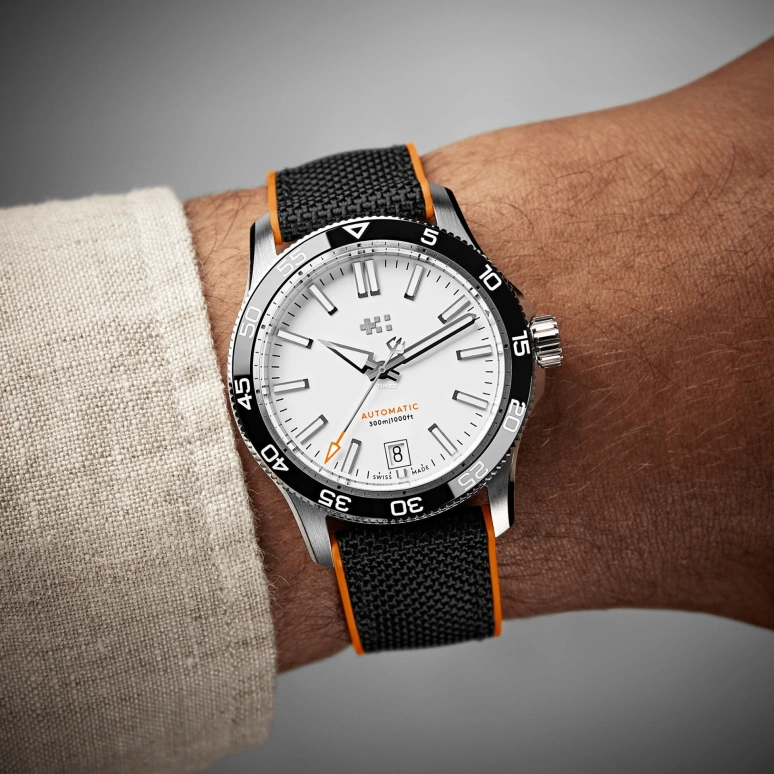 Christopher Ward,C60 38mm,38mm,Stainless Steel,White,Automatic,Day,38hours,C60,C60-38ADA31S0KW1-HKO
