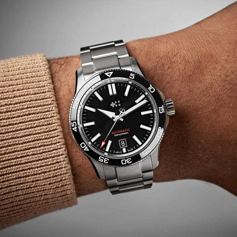 Christopher Ward,C60 40mm,40mm,Stainless Steel,Black,Automatic,Day,38hours,C60,C60-40ADA31S0KK1-B0