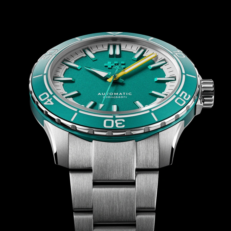 Christopher Ward,C60 44mm,44mm,Stainless Steel,Aluminium,Green,Automatic,38hours,Sapphire,Crystal Glass,C60,C60-44A3H31S0VV0-B0