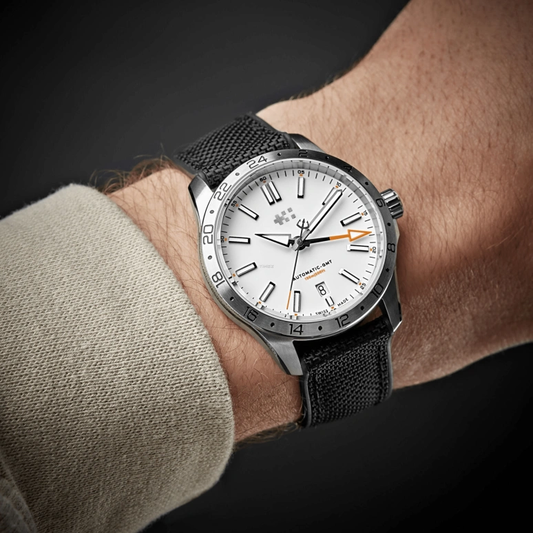 Christopher Ward,C63 39mm,39mm,Stainless Steel,White,Automatic,Day,Dule Time,C63,C63-39AGM3-S00W2-HK