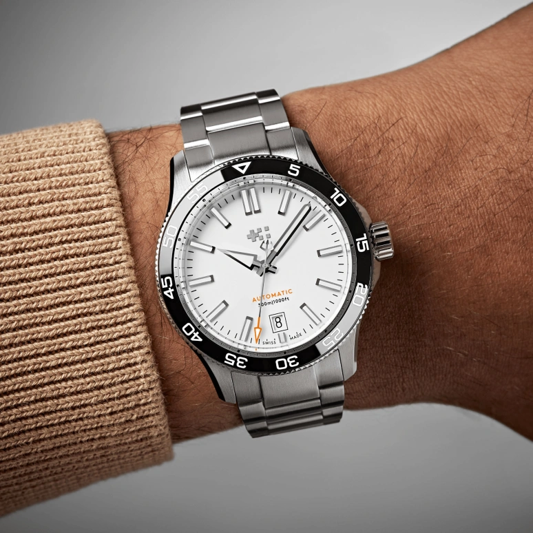 Christopher Ward,C60 40mm,40mm,Stainless Steel,White,Automatic,Day,38hours,C60,C60-40ADA31S0KW1-B0