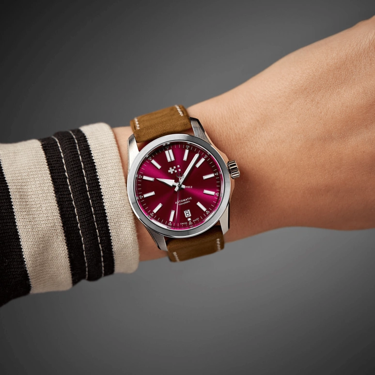 Christopher Ward,C63 36mm,36mm,Stainless Steel,Red,Automatic,Day,38hours,C63,C63-36ADA3-S00R3-VC