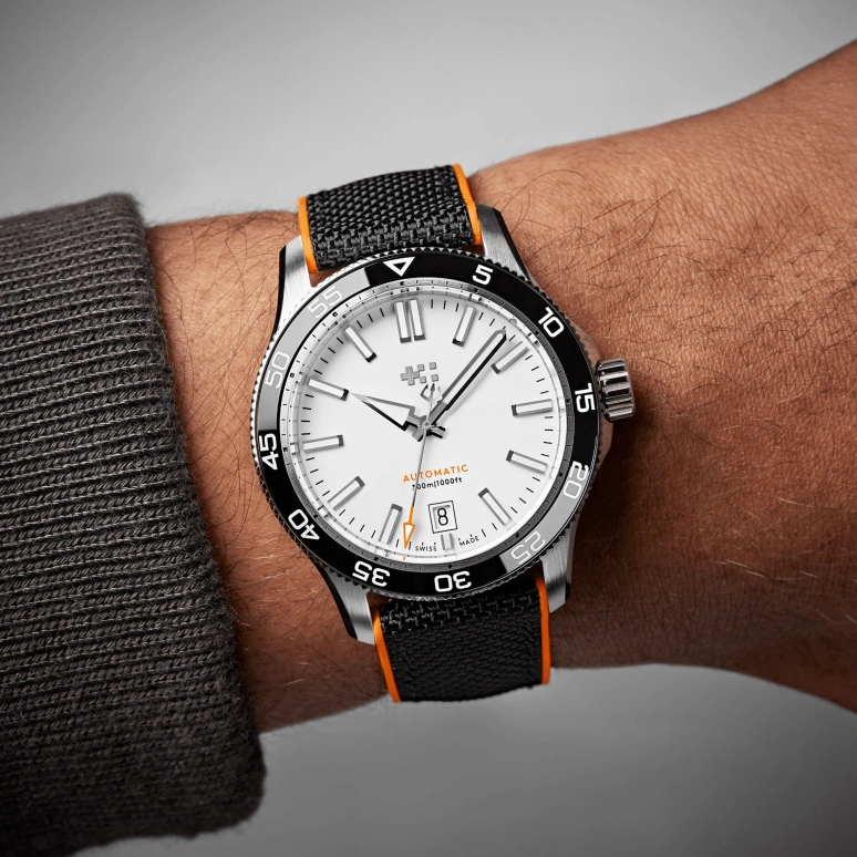 Christopher Ward,C60 40mm,40mm,Stainless Steel,White,Automatic,Day,38hours,C60,C60-40ADA31S0KW1-HKO