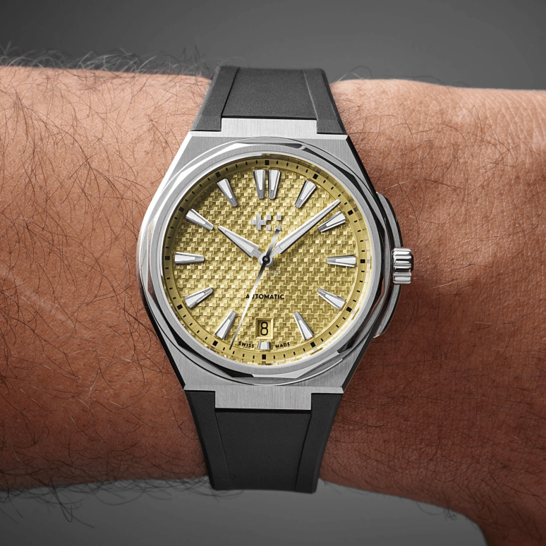 Christopher Ward,The Twelve 38mm,38mm,Stainless Steel,Yellow,Automatic,Day,38hours,C12,C12-38ADA1-S00A1-RK