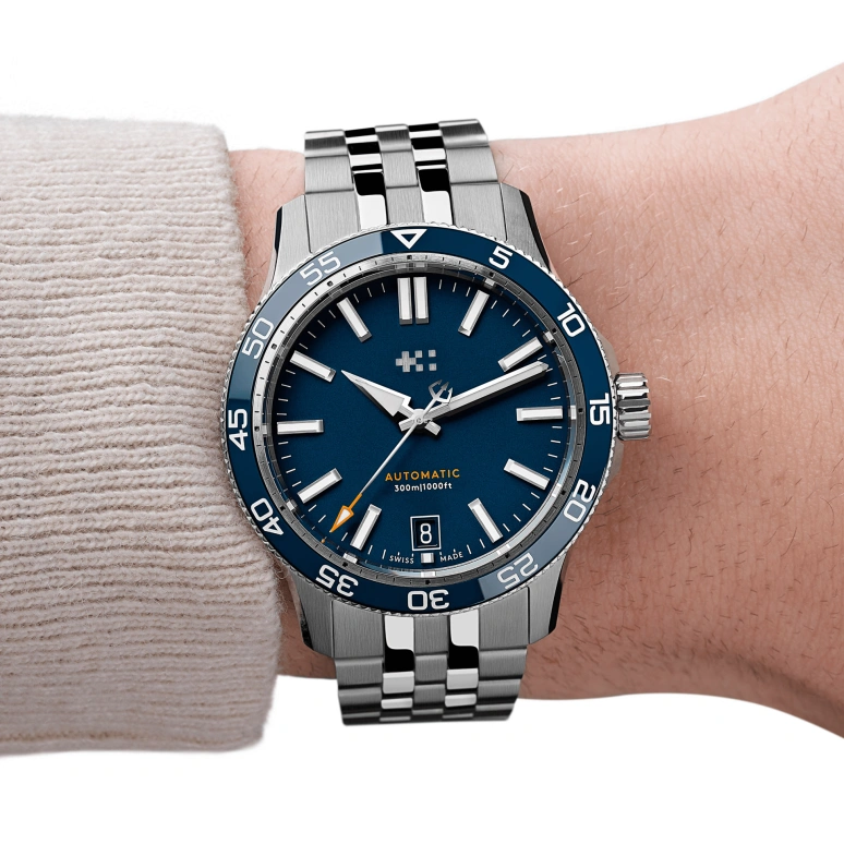 Christopher Ward,C60 38mm,38mm,Stainless Steel,Ceramic,Blue,Automatic,Day,38hours,C60,C60-38ADA31S0BB1-B1