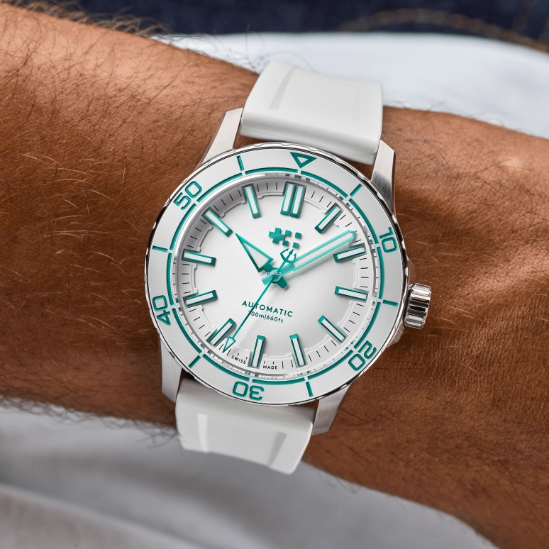 Christopher Ward,C60 44mm,44mm,Stainless Steel,Ceramic,White,Automatic,38hours,Sapphire,Crystal Glass,C60,C60-44A3H31S0WW0-RW