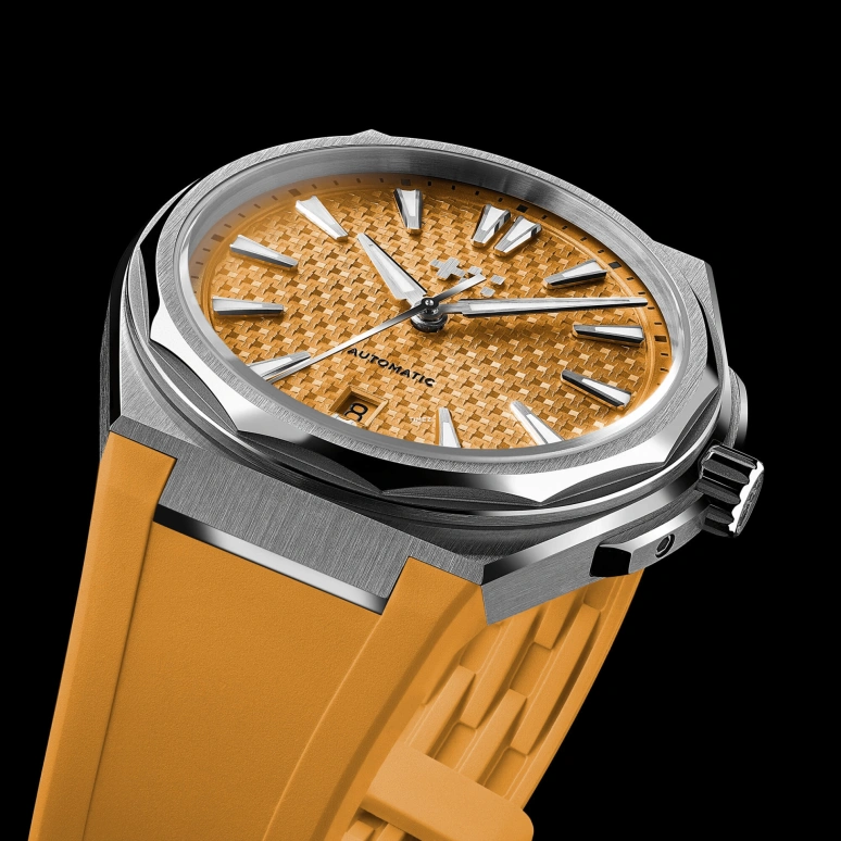 Christopher Ward,The Twelve 38mm,38mm,Stainless Steel,Yellow,Automatic,Day,38hours,C12,C12-38ADA1-S00O0-BRO