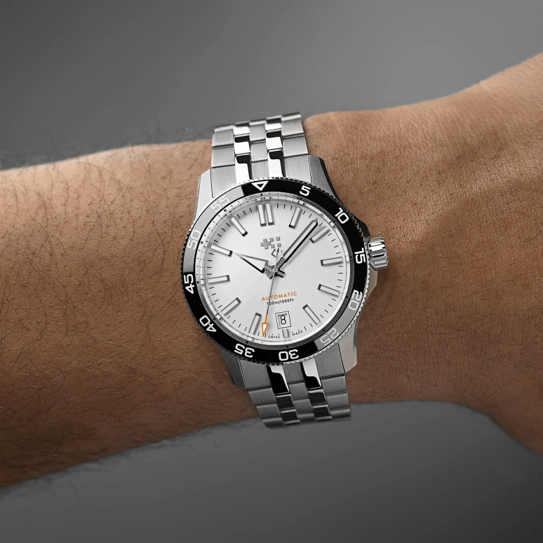 Christopher Ward,C60 40mm,40mm,Stainless Steel,White,Automatic,Day,38hours,C60,C60-40ADA31S0KW1-B1