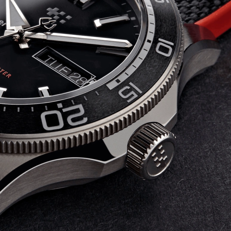 Christopher Ward,C60 42mm,42mm,Titanium,Black,Automatic,Date,Day,C60,C60-42ADD3-T0KK0-HR