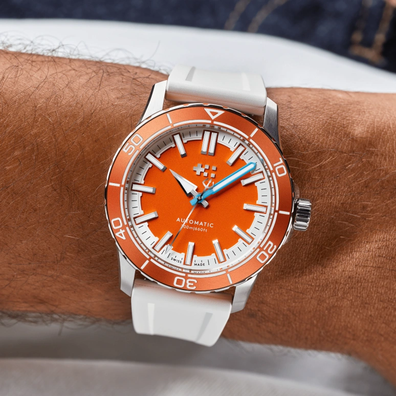 Christopher Ward,C60 41mm,41mm,Stainless Steel,Aluminium,Orange,Automatic,38hours,Sapphire,Crystal Glass,C60,C60-41A3H31S0OO0-RW