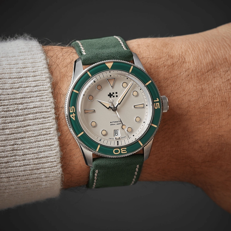 Christopher Ward,C65 41mm,41mm,Stainless Steel,Cream,Automatic,Day,38hours,C65,C65-41ADA2-S0VE0-VV