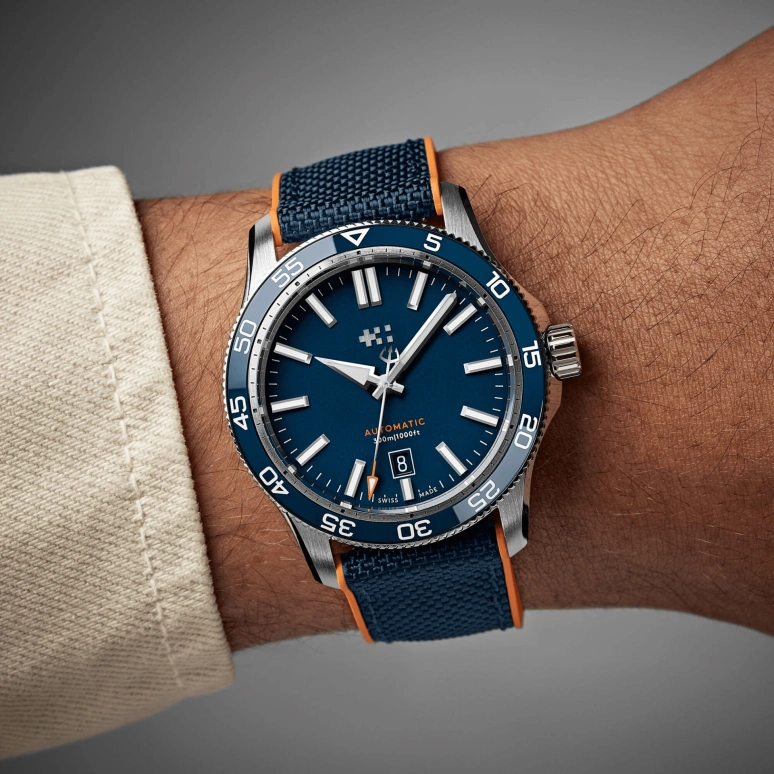 Christopher Ward,C60 42mm,42mm,Stainless Steel,Blue,Automatic,Day,38hours,C60,C60-42ADA31S0BB1-HBO