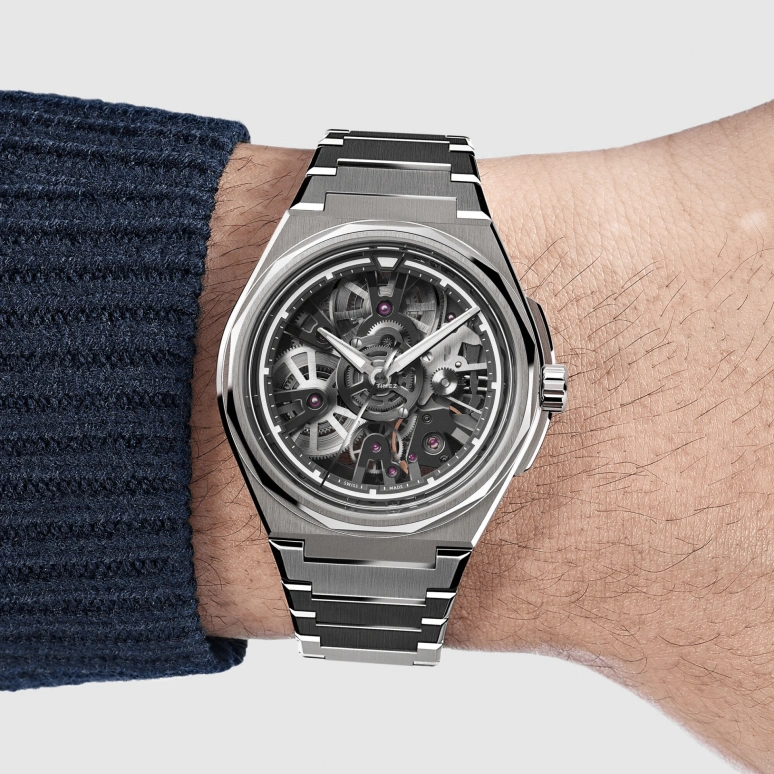 Christopher Ward,The Twelve 41mm,41mm,Titanium,Black,Grey,Automatic,120hours,In-house Caliber,C12,C12-41A5D0-T00K0-B0