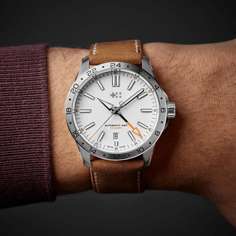Christopher Ward,C63 39mm,39mm,Stainless Steel,White,Automatic,Day,Dule Time,C63,C63-39AGM3-S00W2-VC