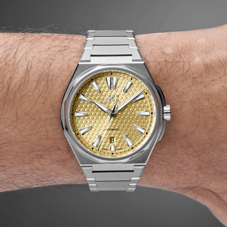 Christopher Ward,The Twelve 40mm,40mm,Stainless Steel,Yellow,Automatic,Day,38hours,C12,C12-40ADA1-S00A0-B0